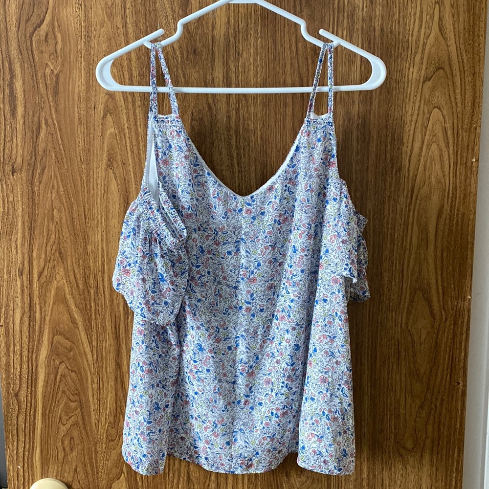 3/$20 Floral blouse